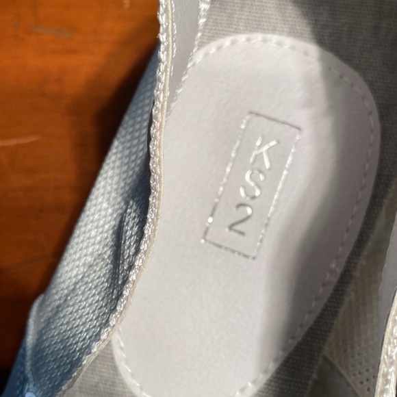 New without tags! KS2 White & Light Taupe Espadrilles. Size US10-EUR 40. - Picture 8 of 12